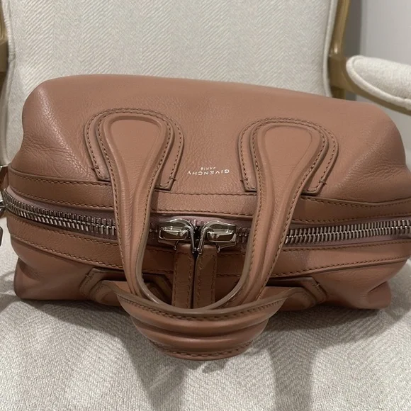 Givenchy Bag  🎄 - Picture 16 of 17